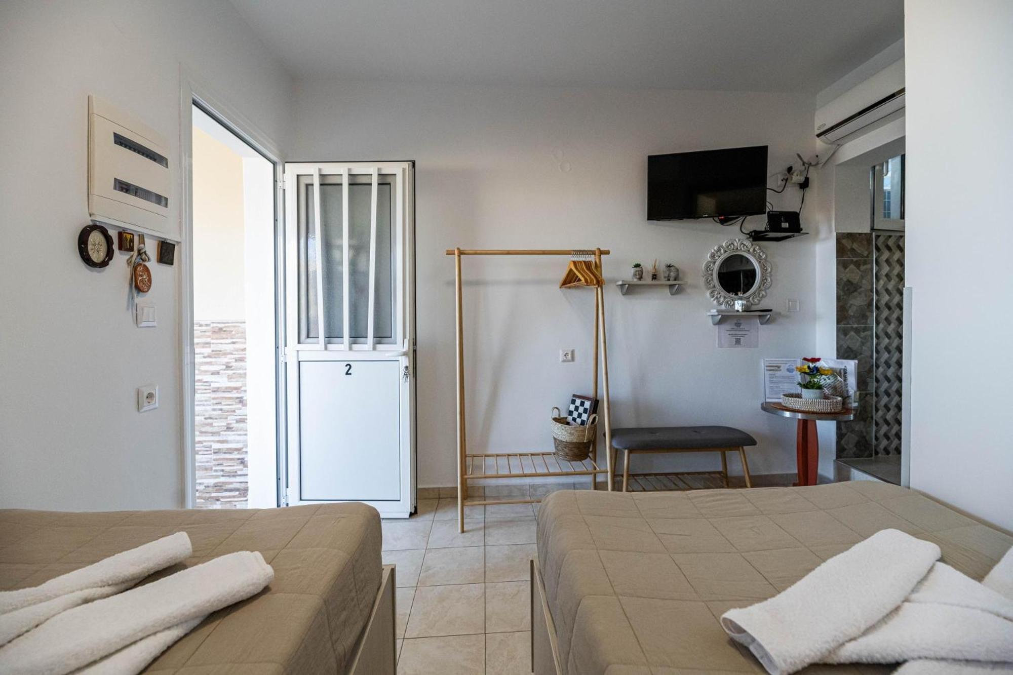 Aperanto Galazio Apartment Archangelos  Zewnętrze zdjęcie